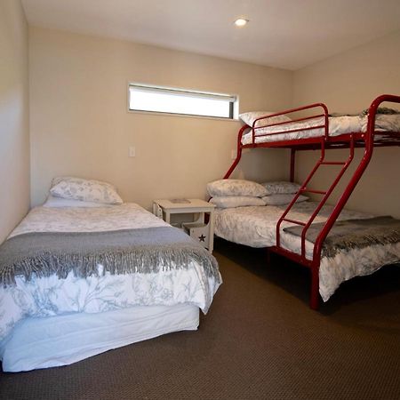 Kotare Point Paradise - Akaroa Holiday Home Екстер'єр фото