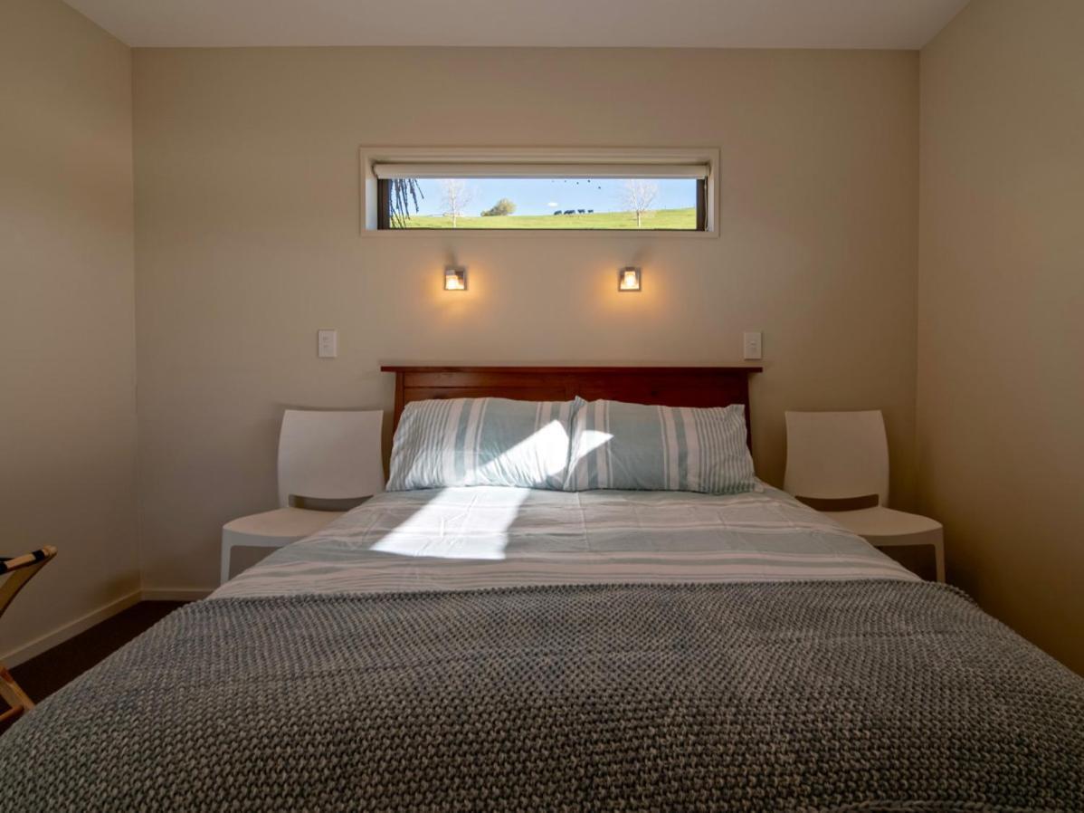 Kotare Point Paradise - Akaroa Holiday Home Екстер'єр фото