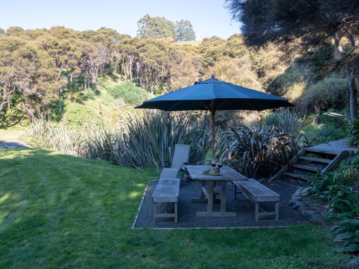 Kotare Point Paradise - Akaroa Holiday Home Екстер'єр фото