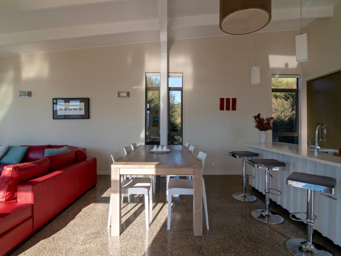 Kotare Point Paradise - Akaroa Holiday Home Екстер'єр фото